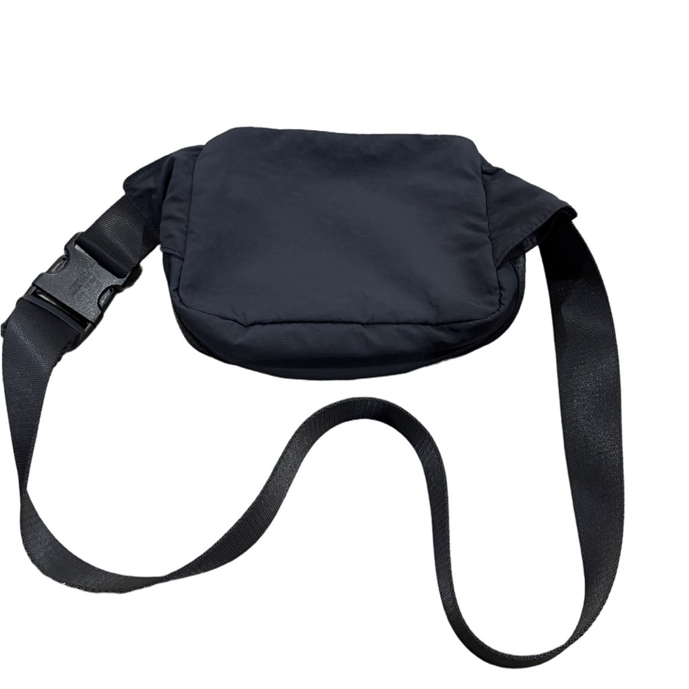 Lululemon athletica Black Waist Pack. Convenient outdoor shopping unisex - Picture 3 of 15